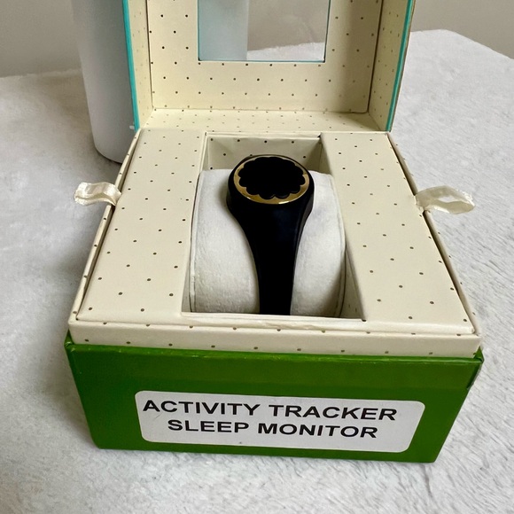 Kate Spade Activity Tracker and Sleep Monitor - Picture 3 of 6